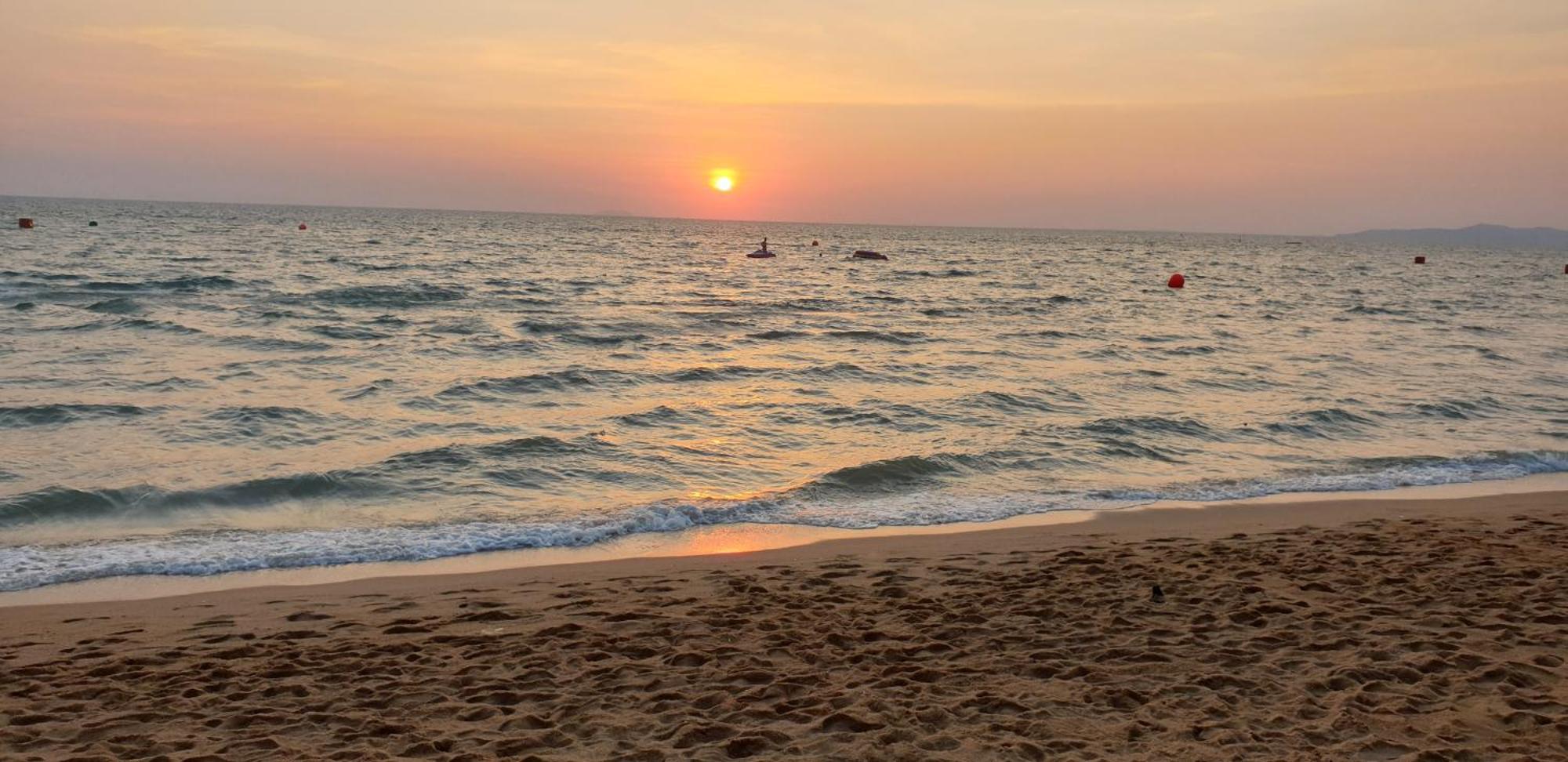 Dusit Grand Condo View Jomtien Beach Esterno foto